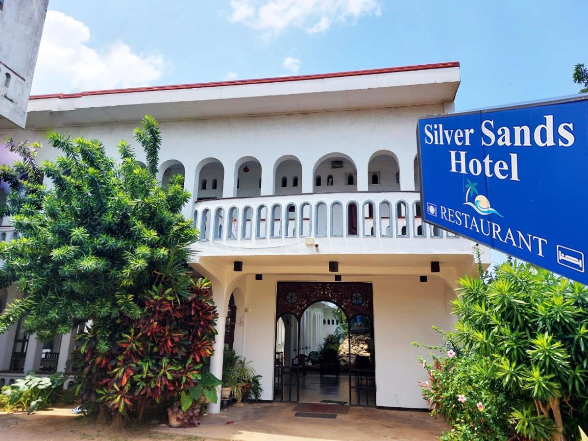 נגומבו Hotel Silver Sands מראה חיצוני תמונה